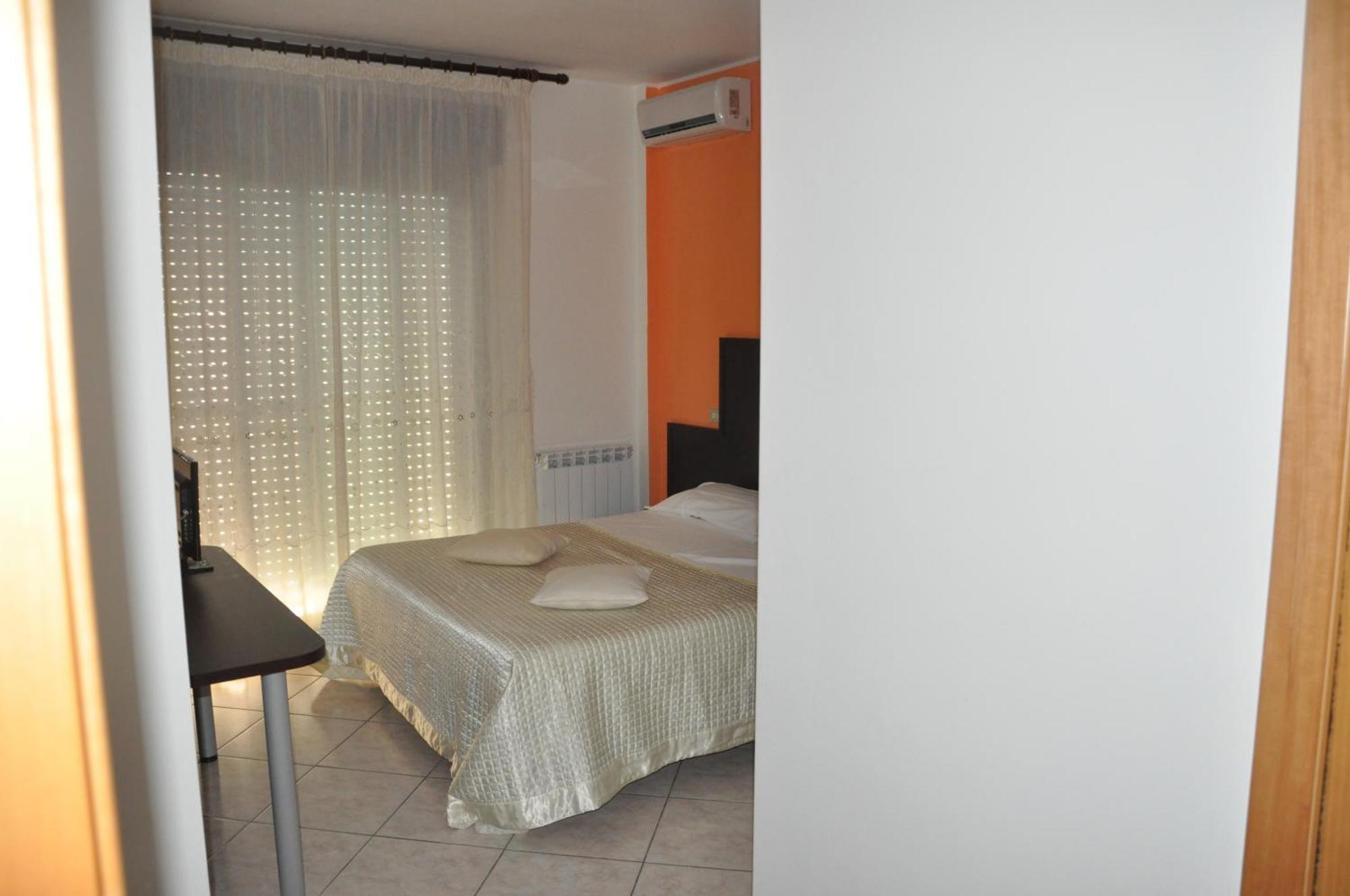 Bed & Breakfast Oasi ペスカーラ エクステリア 写真